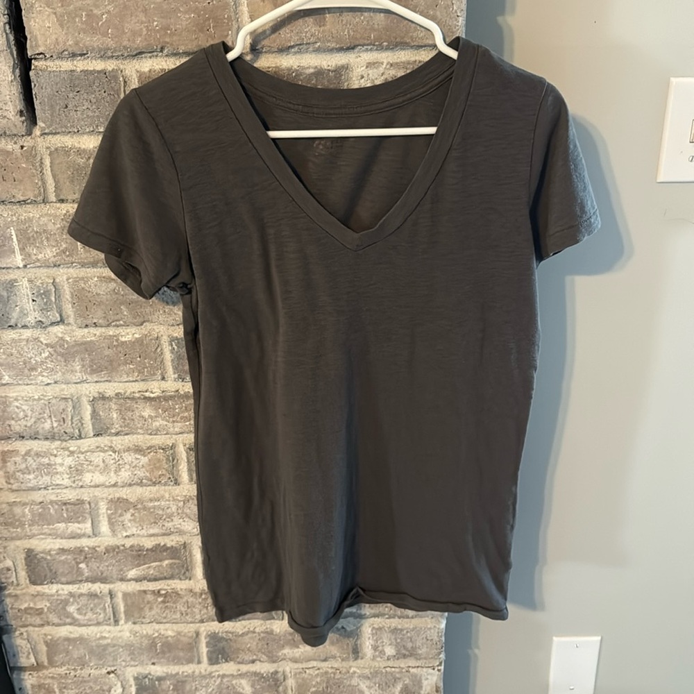 Arizona L v neck short sleeve tee gray